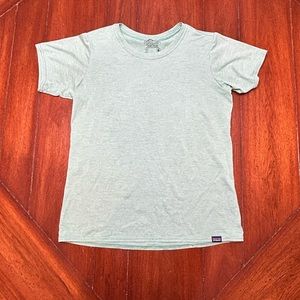 GREEN patagonia capilene t shirt
